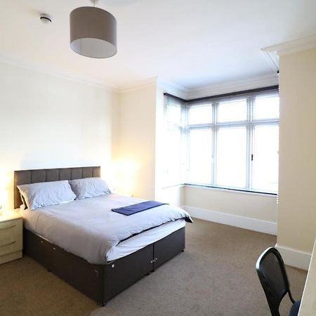 Right Stay Guildford Luaran gambar