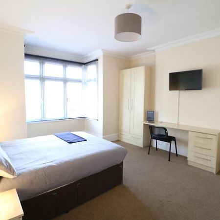 Right Stay Guildford Luaran gambar