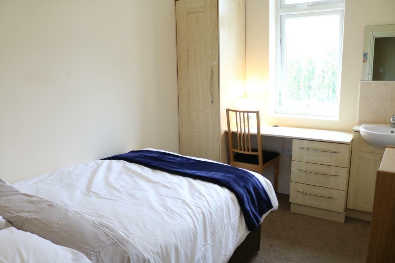 Right Stay Guildford Luaran gambar