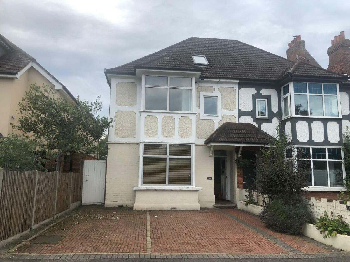 Right Stay Guildford Luaran gambar