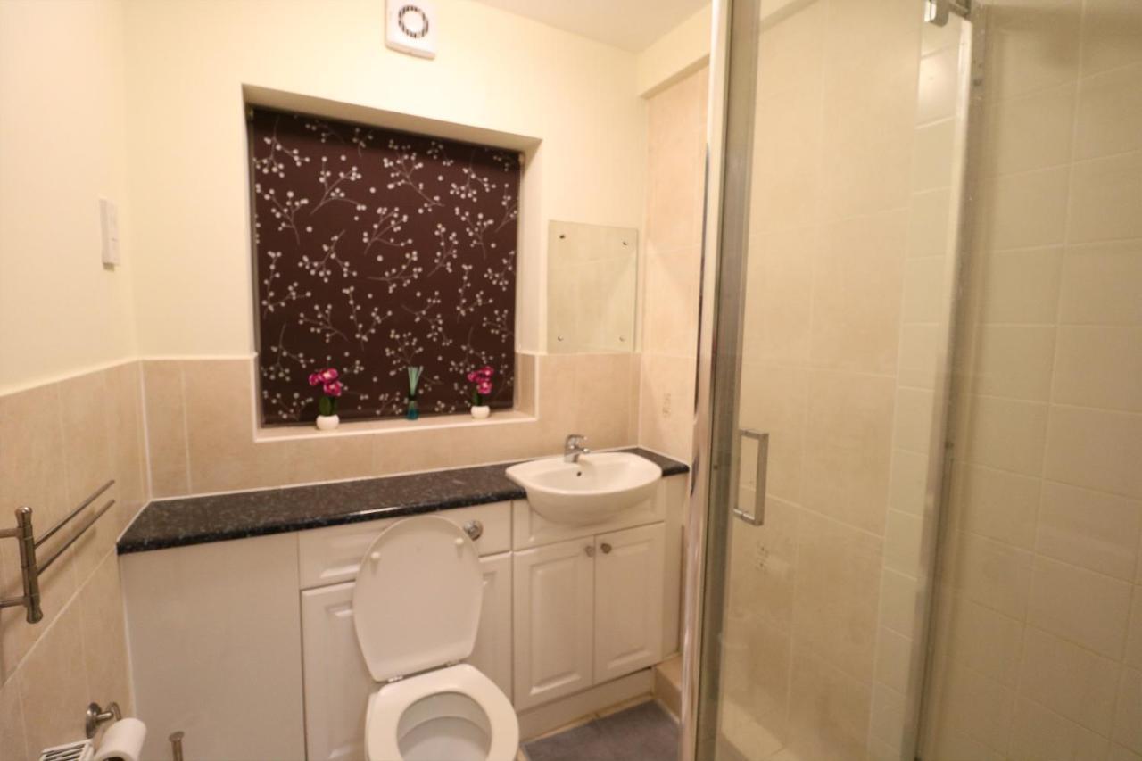 Right Stay Guildford Luaran gambar